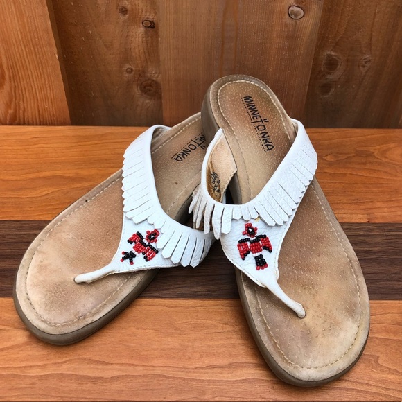 Minnetonka Shoes - 🌻Minnetonka White Leather Flip Slops